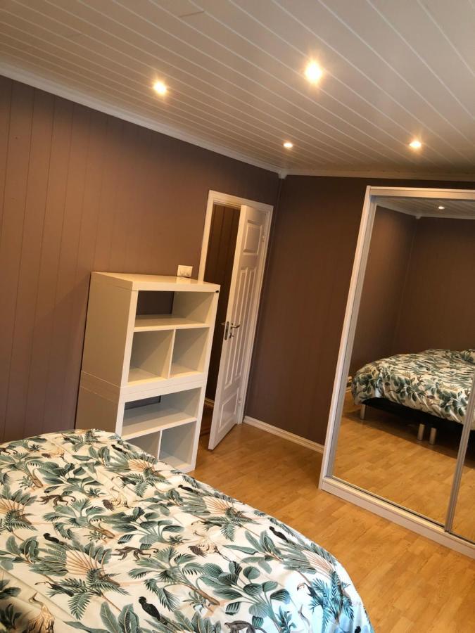 Den Gule Huset Διαμέρισμα Lyngdal Εξωτερικό φωτογραφία